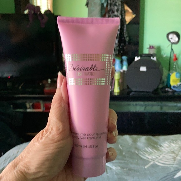 COPY - Desirable by Lise Watier Body Veil Lotion 100ml - Picture 1 of 2